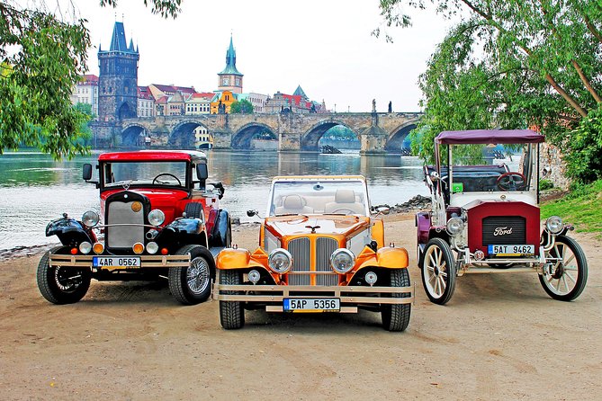 1,5 hour oldtimer convertible Prague sightseeing tour - Pickup and private car logistics: what changes when it’s just your group