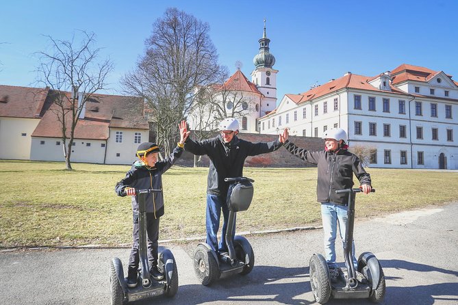1.5h Small Group Segway Tour & Free Taxi Transfer ️with PragueWay - Park Ladronka and the 4.2 km illuminated track