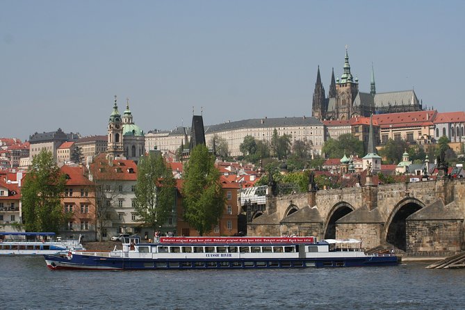 1 hour Prague Panoramic Vltava River sightseeing Cruise - Hearing the Commentary: English Audio, Headphones, and Volume Reality