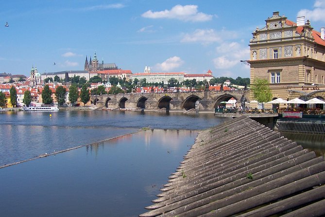 1 hour Prague Panoramic Vltava River sightseeing Cruise - Onboard Food and Drinks: What You Pay For (and Why It Still Feels Easy)