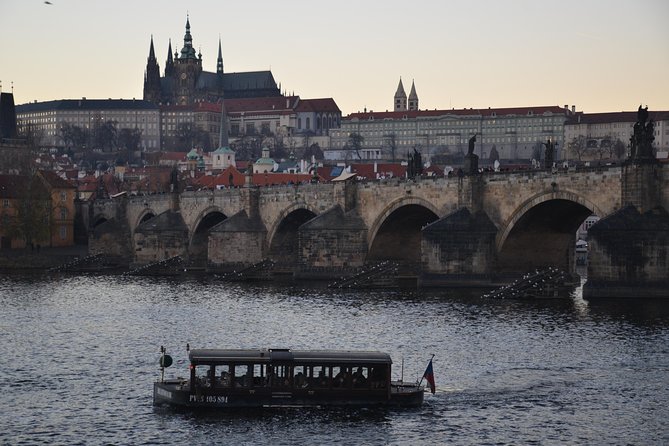 2:5-Hour Walking Tour of Old Town Prague with Boat Ride - Old Town Prague plus Vltava: a smart mix for a short visit