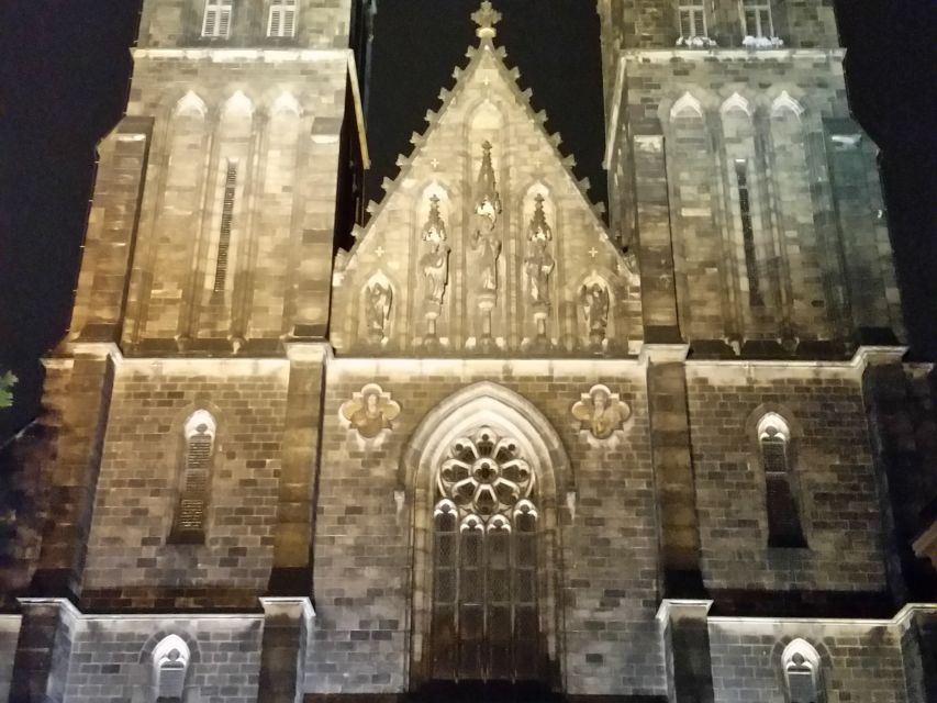 3-Hour Prague Castle & Interiors Tour - Timing and pacing: changing of the guard and the real risk of closures