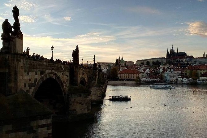 4-hour Private Prague by Night Tour - Lennonova Zeď and Museum Kampa: Street Words and Central European Art