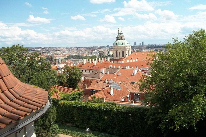6-hour Welcome to Prague Private Tour - 6 Hours, Hotel Pickup, and a Private Car Into Prague