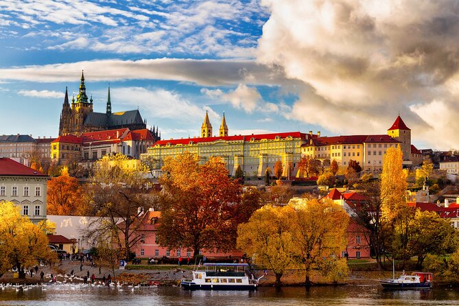 Best of Prague: Private City Walking Tour, Boat Cruise, and Typical Czech Lunch - Prague Castle in one focused hour: St. Vitus and the royal story