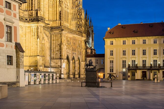 Best views of Prague by night - Hanavský Pavilion: Bridges in Your Frame