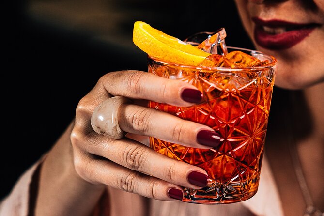 Cabaret in the Heart of Prague 2 Hours Show - How the evening flows: check-in, welcome drink, and your dinner choice