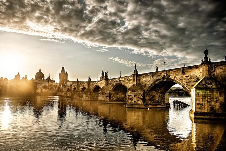 Charles Bridge & Lesser Town Walking Tour - Start at Old Town Hall: where you set the tone
