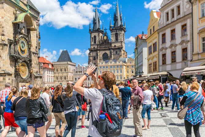 Charles Bridge & Old Town Prague Tour with Audioguide - Charles Bridge and Malá Strana Finale: The Walk That Sings