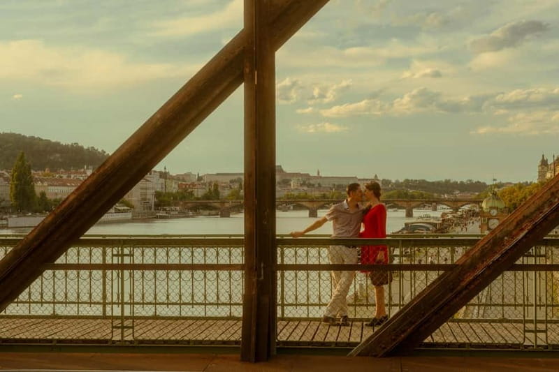 Cinematic Photoshoot Experience in Prague - What the Photographer Actually Does During the Hour