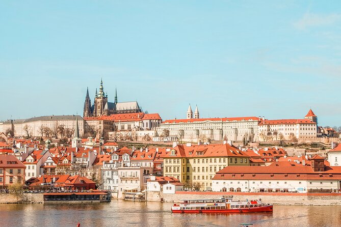 CITY QUEST PRAGUE: unlock the mysteries of this city! - Charles Bridge: turning a famous landmark into a clue trail