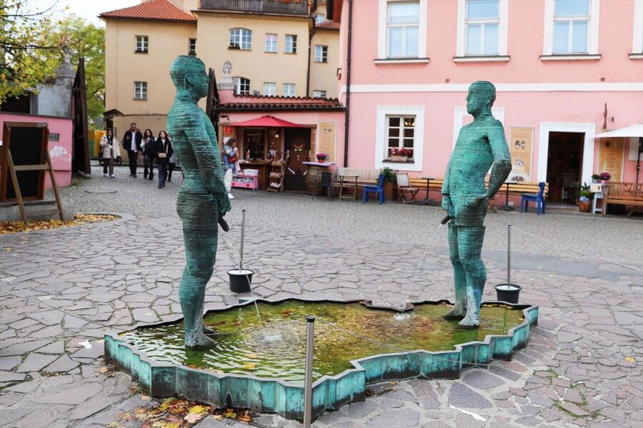 Contemporary art tour in Prague: the works of David Černý - Key things to know before you go