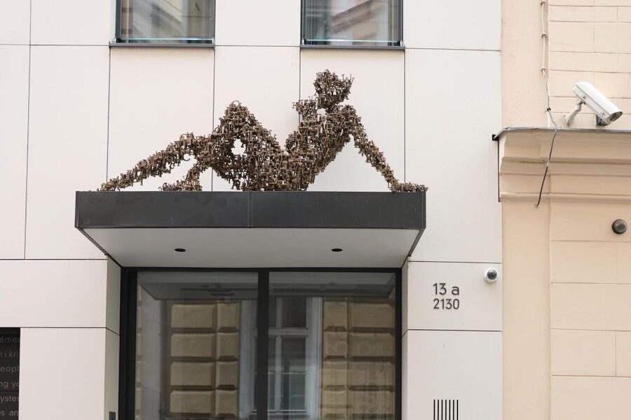 Contemporary art tour in Prague: the works of David Černý - Should you book this David Černý tour?