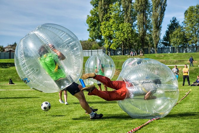Crazy Bubbles - Bubble Football & Other Activities - Bubble football, but with a full party rhythm