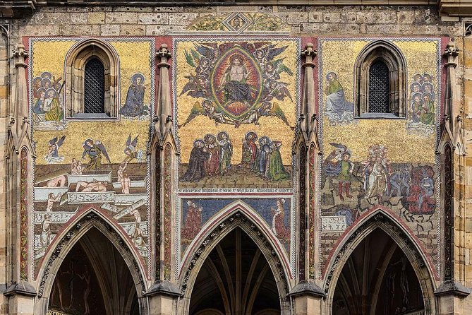 Crowd Free Prague : Early Morning City Private Walking Tour - Entering St. Vitus Cathedral early (with Mass as an option)