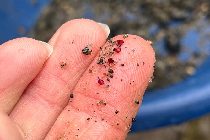 Czech countryside scenical hike to the castle, local deli tasting - Trebivlice garnets: a hands-on activity with a take-home reward