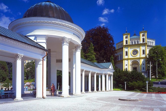 Czech Spas of Karlovy Vary and Marianske Lazne from Prague - Moser Glass Museum: why the indoor stop is more than a souvenir shop