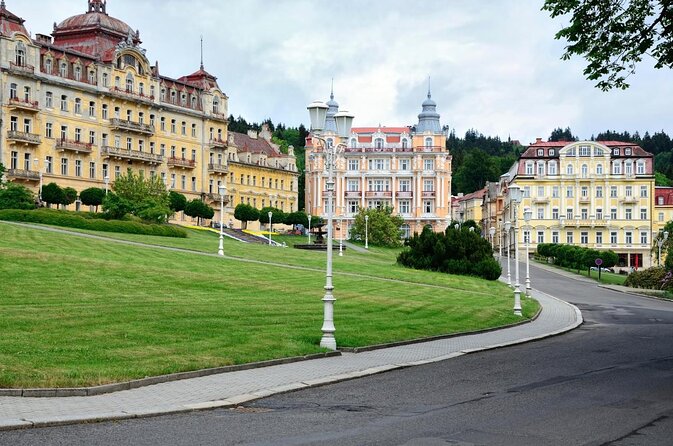 Czech Spas of Karlovy Vary and Marianske Lazne from Prague - Comfort on the coach: air-conditioning, heat, and small survival tips