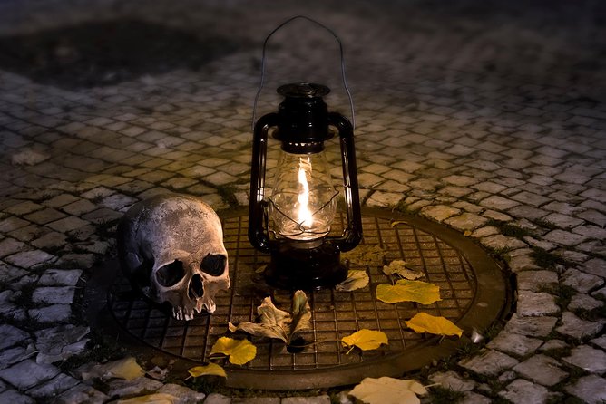 Dark Shadows of the Old Town: A Self-Guided Audio Tour of Prague - Basilica of St. James: Madonna Pietatis and Count Vratislav