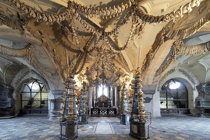 Day Trip to Kutná Hora by train from Prague - Meeting in Prague: Finding Your Guide and the Right Station Entrance