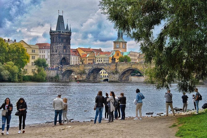 Discover Prague in Comfort: 9-Hour Private Car/Van (1–7 pax) - Pickup that actually feels organized (and why you’ll care)