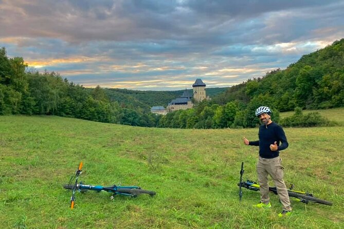 E Bike Day Trip I Visit a Roman Castle and Taste Craft Beer - Dobřichovice Refreshment Stop: Coffee and Cake, Local Cyclist Style