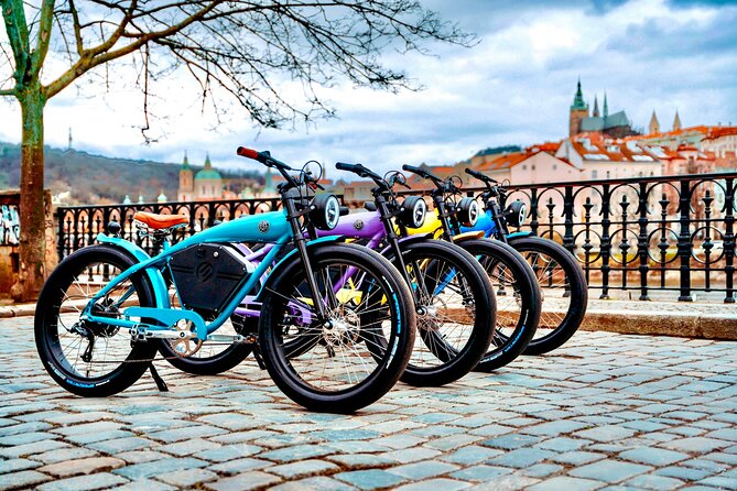 E-BIKE TOUR: 10 Must-See Landmarks & Viewpoints in Prague 1-8per. - How the route works: Malá Strana, Old Town icons, and hill viewpoints in 2 hours