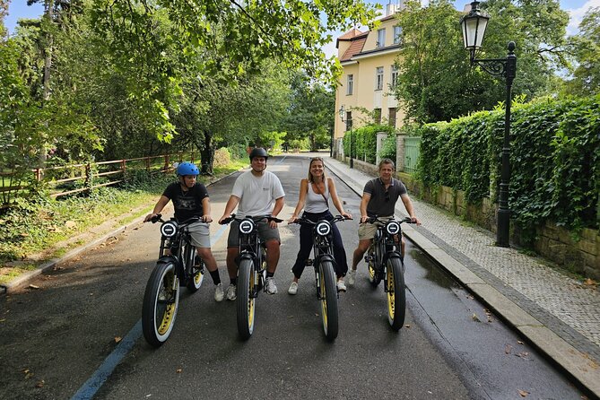 Ebike tour in Prague - Express Tour - Štěpánská 55 start: training on a retro e-bike (and why it matters)