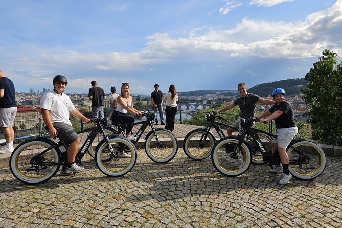 Ebike tour in Prague - Express Tour - Pace and rider comfort: what to expect from the rhythm of stops
