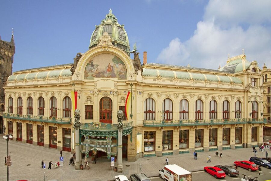 Essential Prague Walking Tour - Old Town: More Than a Pretty Intro