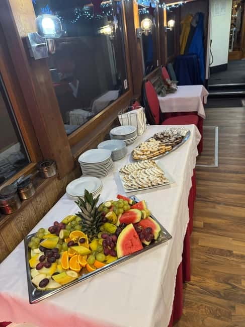 Evening cruise through Prague with 3-course served menu - Should you book the Maria Croon 3-course Vltava cruise?