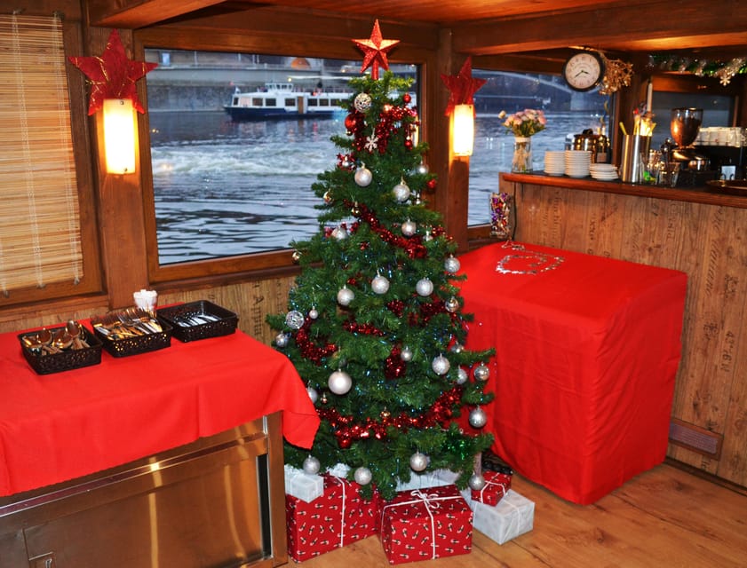 Exclusive Christmas cruise with Christmas Eve buffet - Should You Book This Christmas Eve Cruise?