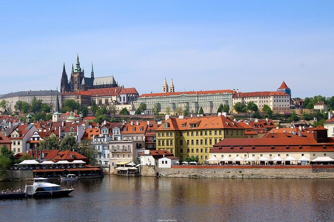 Explore the Historic Prague Castle: Private Half-Day Walking Tour - Stop 4: Golden Lane for Life Behind the Castle Walls