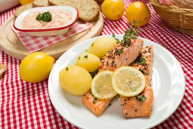 Folklore Dinner with Unlimited Drinks 4course Menu - The 4-Course Czech Dinner: Menus You Can Match to Your Diet