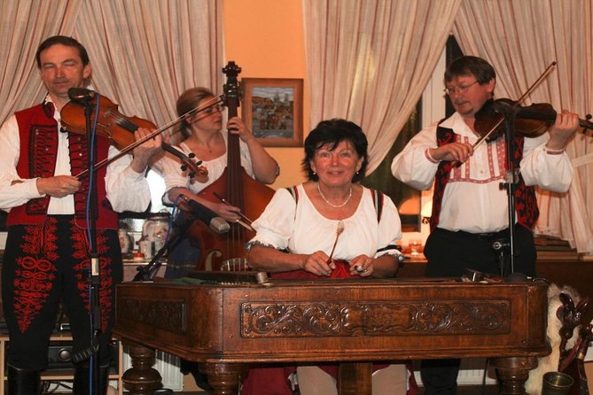 Folklore Evening with Music and Dinner - How this Prague folklore evening actually works