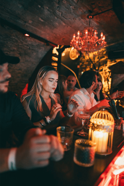 Friday Night Live Music in Old Town at Le Valmont - Your night flow: arriving early, claiming your view, and settling in