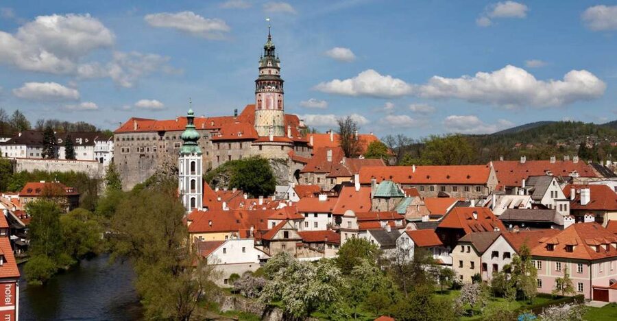 From Prague: Full-Day Český Krumlov Tour with Lunch - How the 10 hours really get spent