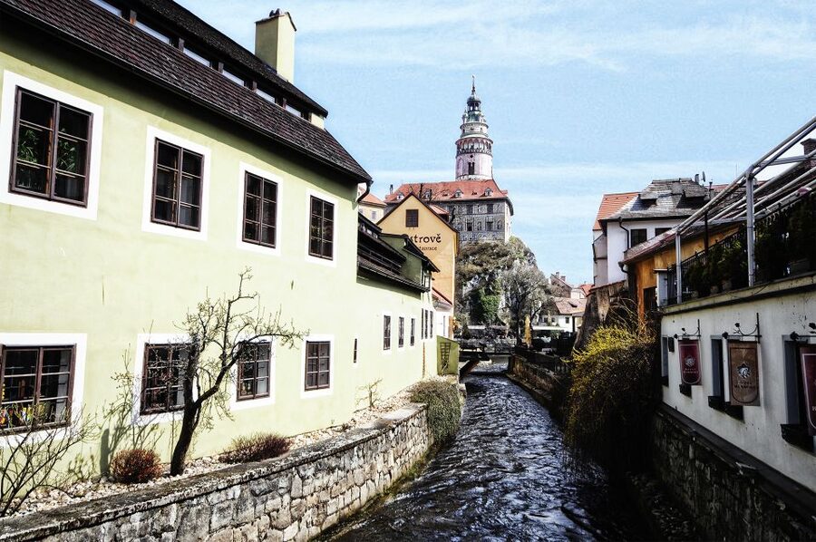 From Prague: Full-Day Český Krumlov Tour with Lunch - Getting there at Parizská Street (starters must be on time)