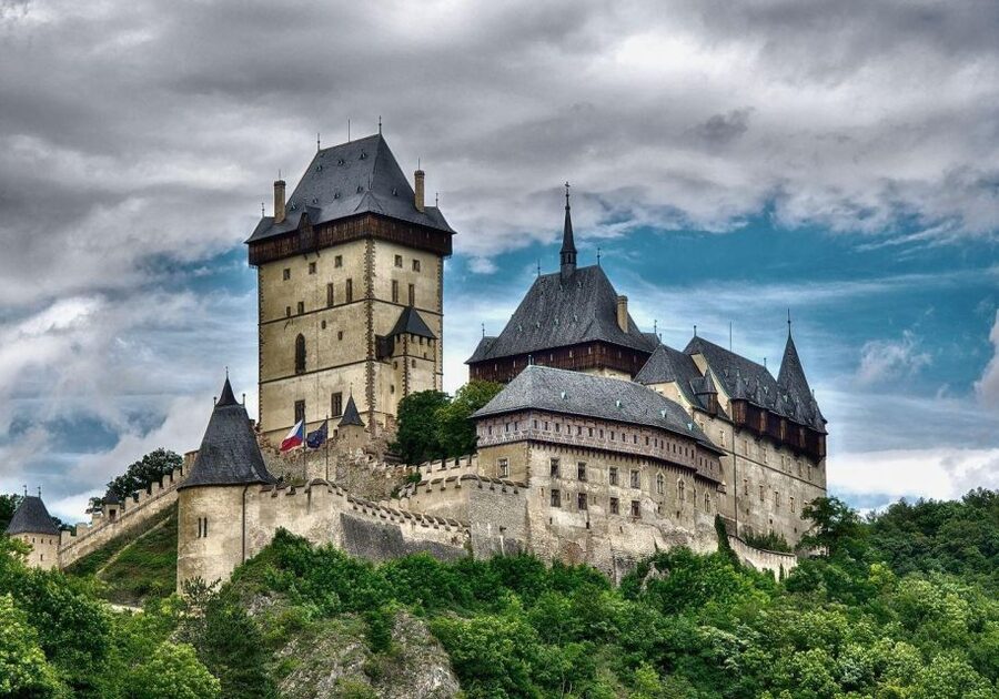 From Prague: Karlštejn Castle & Koněprusy Caves Tour - Key highlights to expect on this Karlštejn and caves day trip