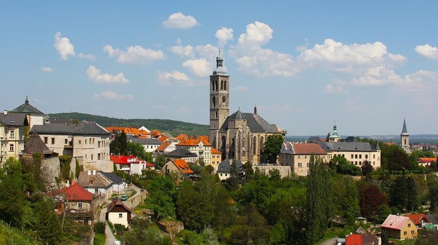 From Prague: Kutna Hora private Day Tour by car - Prague to Kutná Hora by private car: the comfort-first approach