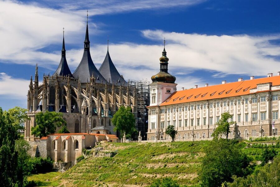 From Prague: Kutná Hora, St.Barbara’s Church, Sedlec Ossuary - Getting from Prague: pickup, ride, and what 6 hours really means