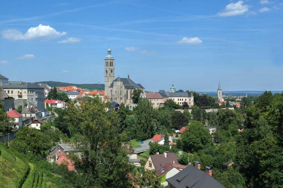 From Prague: Kutna Hora UNESCO Site Tour with Bone Chapel - Italian Court, Ruthardka Street, Stone House, and the Plague Column