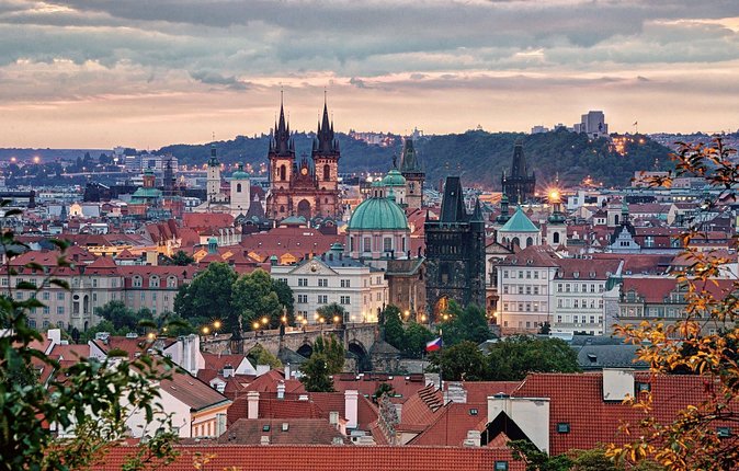 Full-Day Prague in a Nutshell Walking Tour with delicious Lunch-Cruise - Quick Take: What Makes This Tour Work