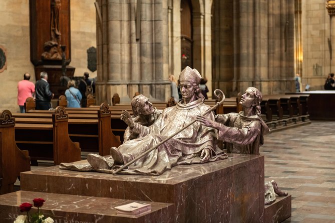 Full-Day Prague Tour with Prague Castle, Lunch and Vltava Cruise - Old Town Square and the Astronomical Clock stop