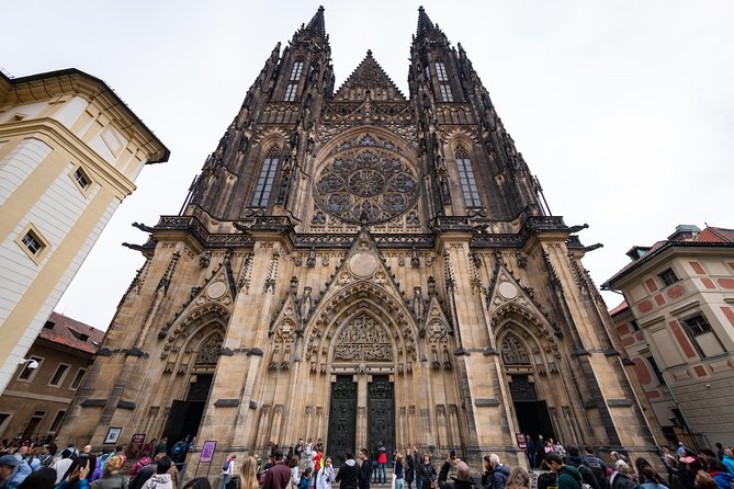 Full-Day Prague Tour with Prague Castle, Lunch and Vltava Cruise - The Jewish Quarter walk: synagogues and Old-New Synagogue area
