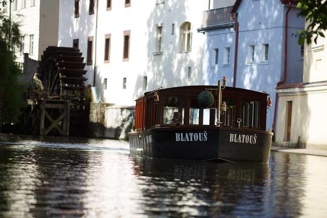 Full-Day Private Prague City tour: Prague Castle and Vltava River Cruise - Why this private Prague day works (Castle plus Vltava in one sweep)