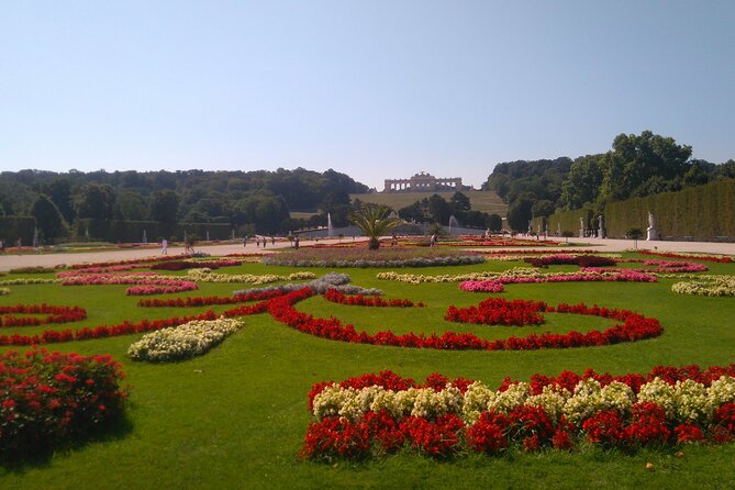 Full-Day Vienna Private Tour from Prague - Private guide + short stops: what you gain (and what you don’t)