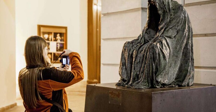 Ghost Walking Tour of Prague - Key things to look for on this Prague ghost walk