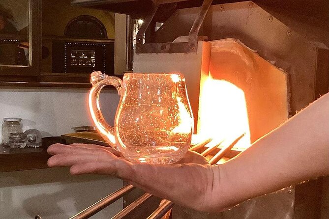 Glass blowing in Prague - Location and timing: Staroměstské náměstí is convenient, but go with a plan
