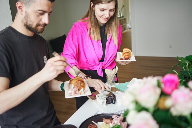Gourmet Brunch with Chef: Unlimited Drinks & Stunning River Views - Who this brunch fits best (and who might want to skip it)